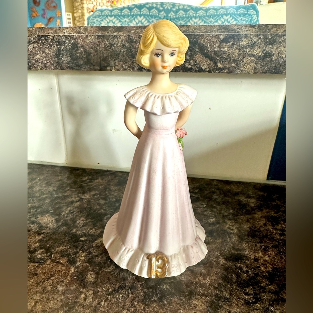 Ensesco Growing Up birthday girls “13” (blonde)